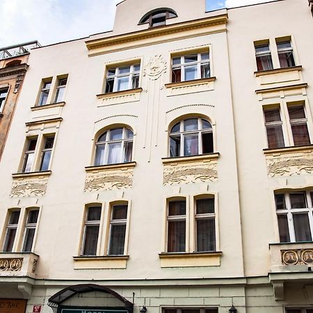 Hotel Sunflower Prag Exterior foto