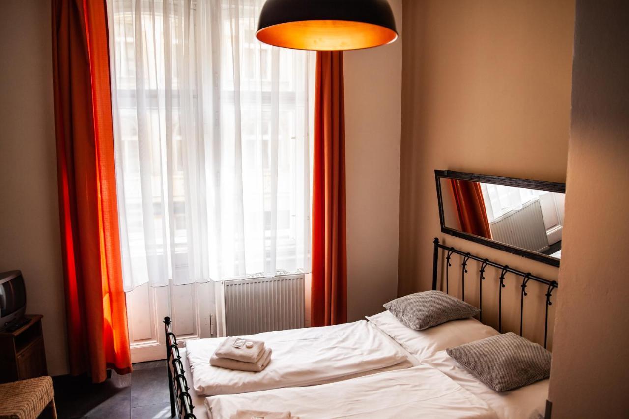 Hotel Sunflower Prag Exterior foto
