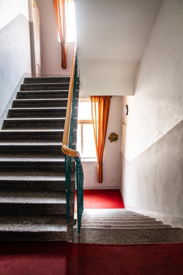 Hotel Sunflower Prag Exterior foto