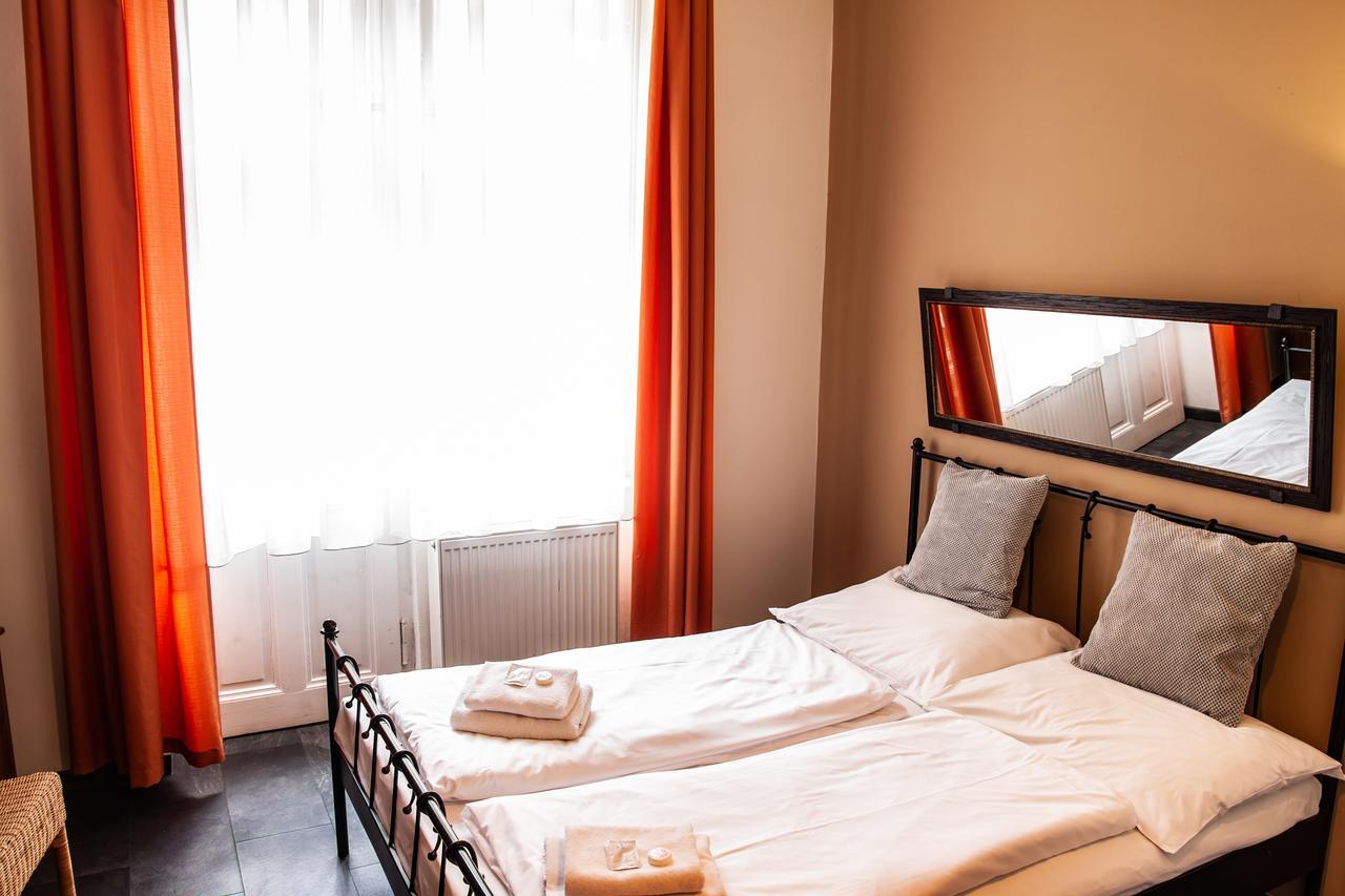 Hotel Sunflower Prag Exterior foto