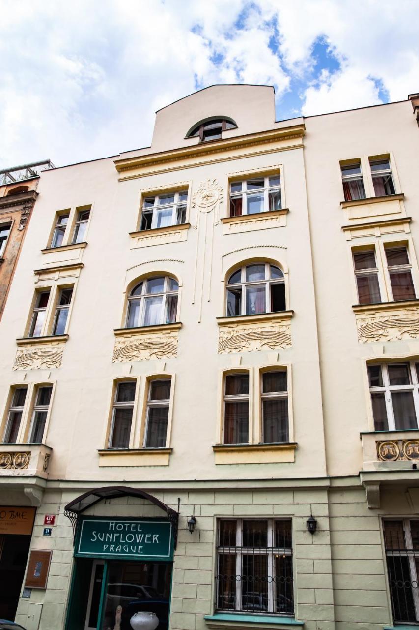 Hotel Sunflower Prag Exterior foto