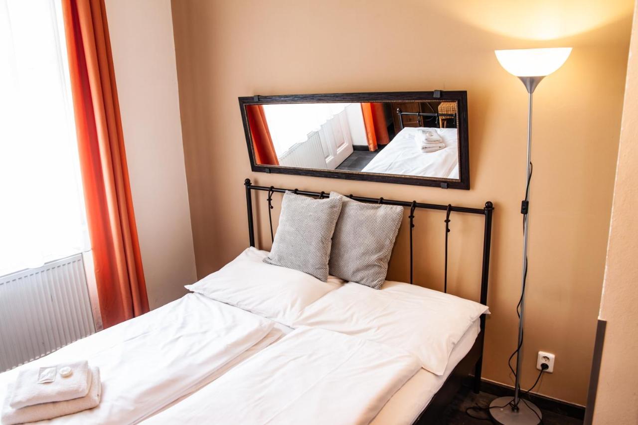 Hotel Sunflower Prag Exterior foto