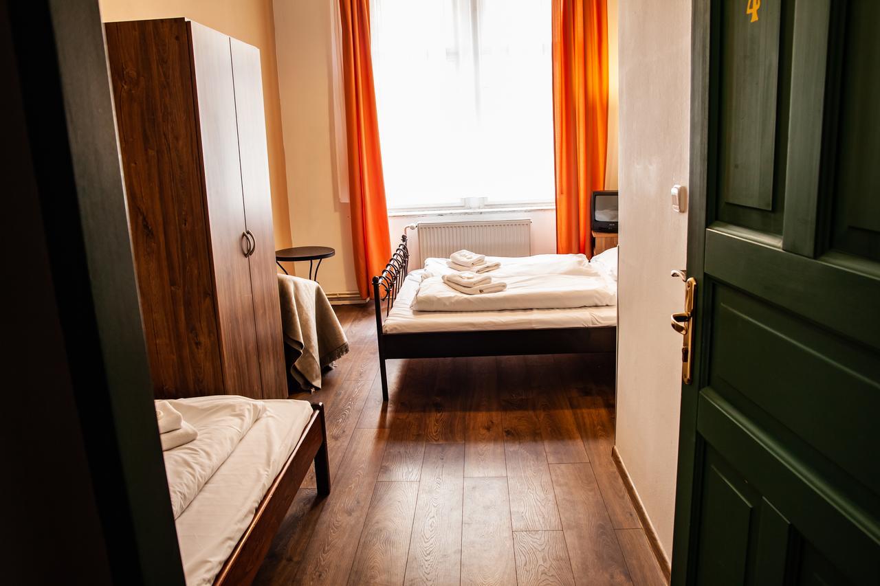 Hotel Sunflower Prag Exterior foto