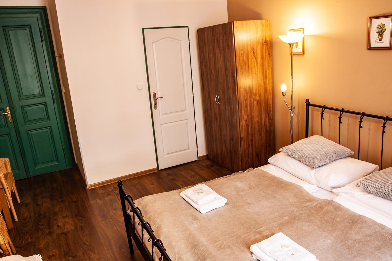 Hotel Sunflower Prag Exterior foto