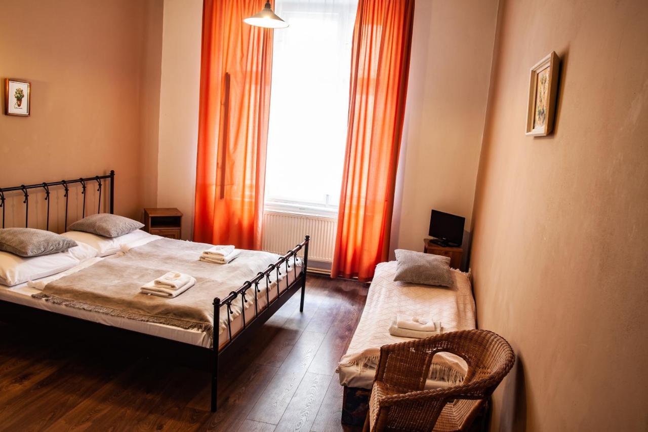 Hotel Sunflower Prag Exterior foto